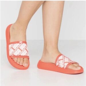 SOLD🔥UGG slides orange 9